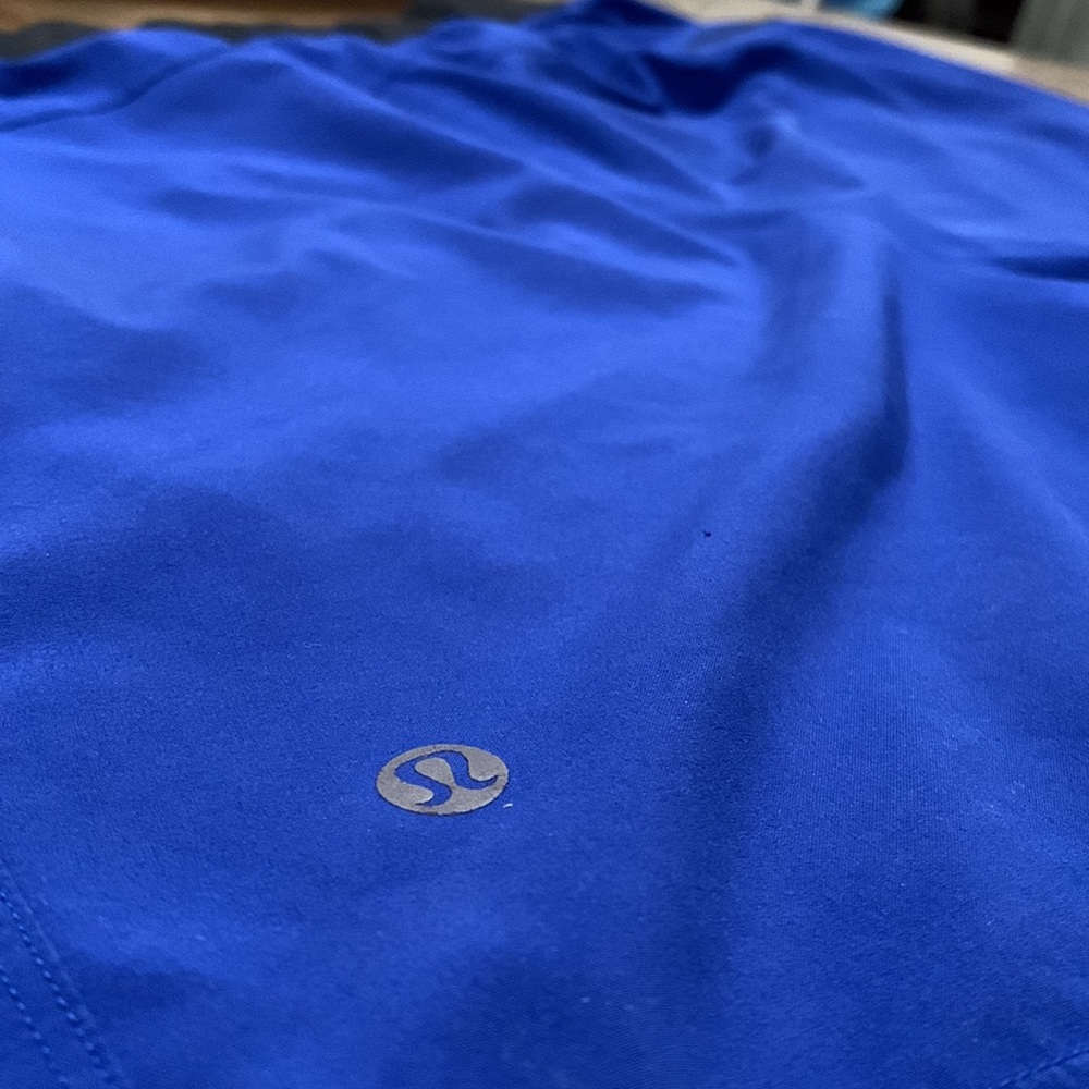 Lululemon Men’s T.H.E. Short 7” Inseam in Blue, Size: M - Picture 3 of 3